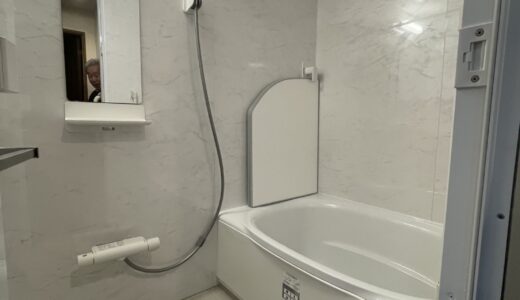 シンプルを極めた機能美のバスルーム